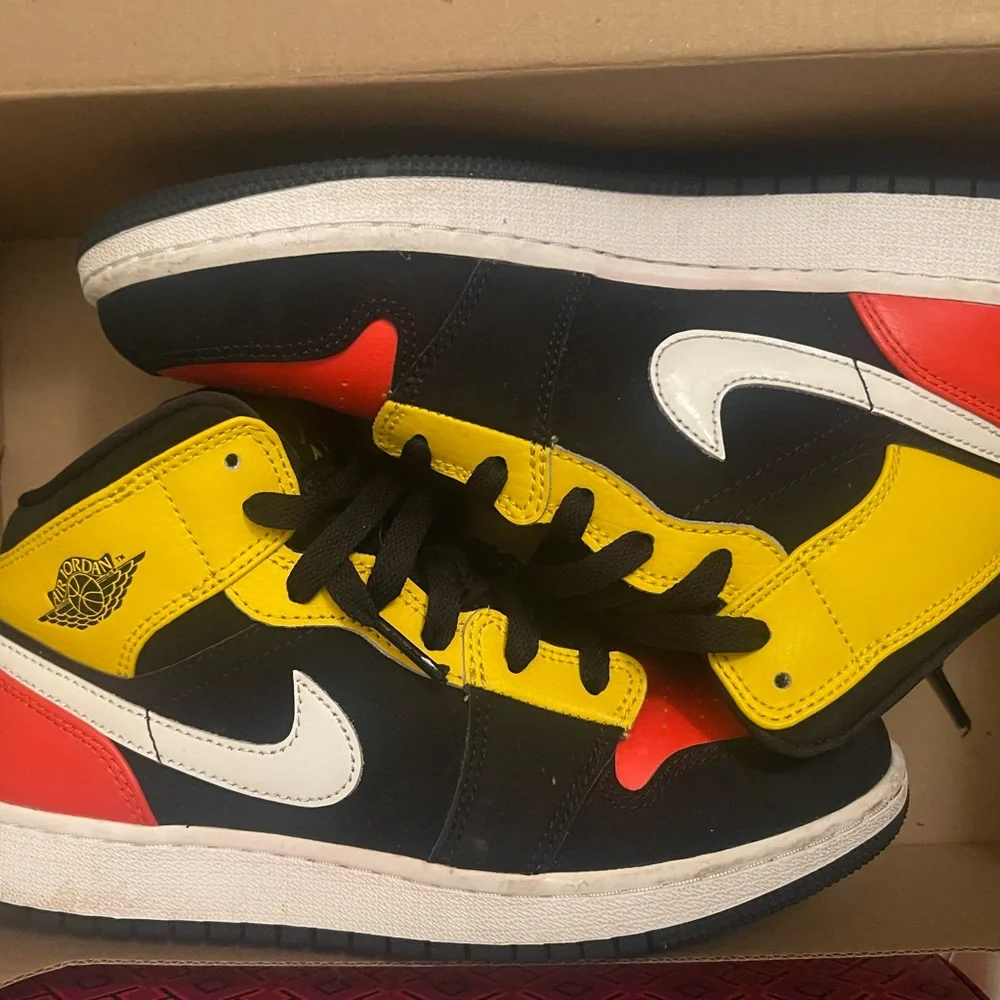 Jordan 1s - Picture 6 of 6